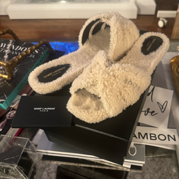 YSL Like New Tribute Shearling Flat Sandal - Picture 9 of 11